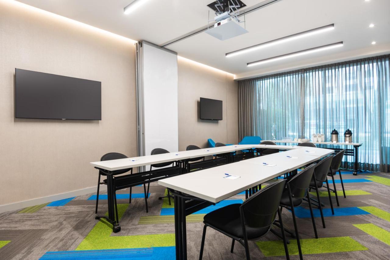 Holiday Inn Express Bogota - Parque La 93 By Ihg Luaran gambar