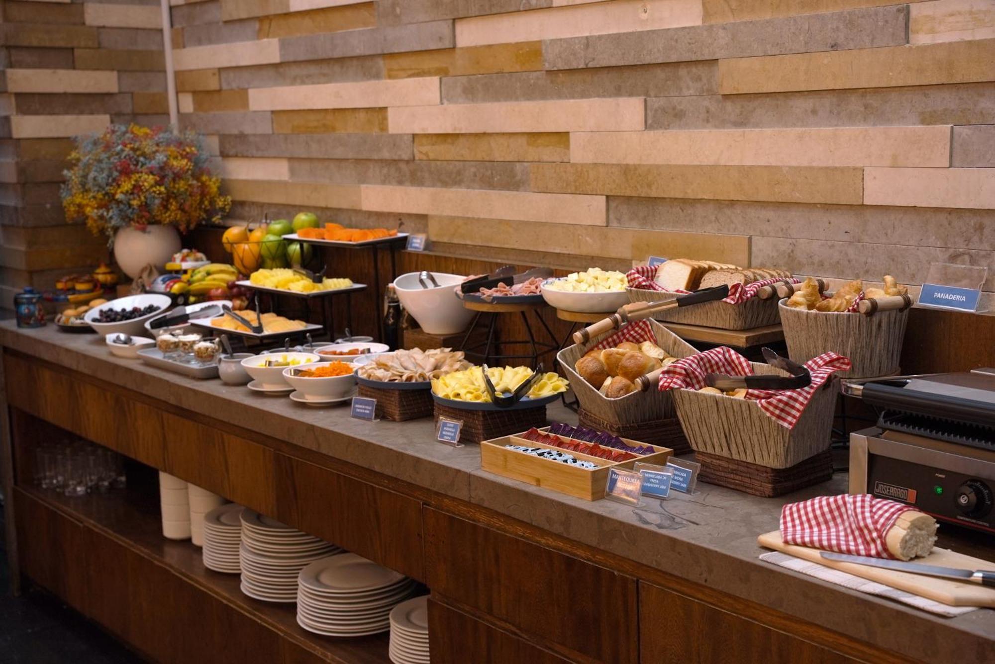 Holiday Inn Express Bogota - Parque La 93 By Ihg Luaran gambar
