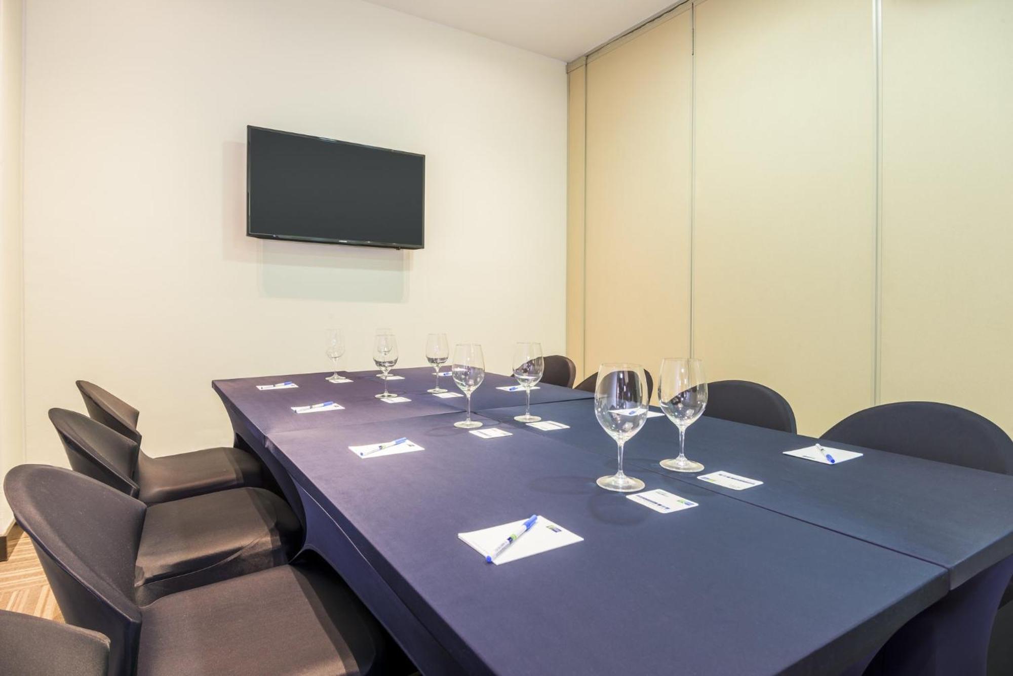 Holiday Inn Express Bogota - Parque La 93 By Ihg Luaran gambar