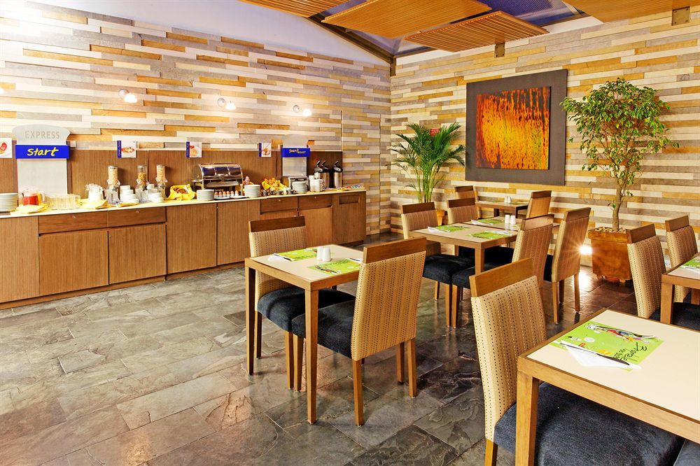 Holiday Inn Express Bogota - Parque La 93 By Ihg Restoran gambar