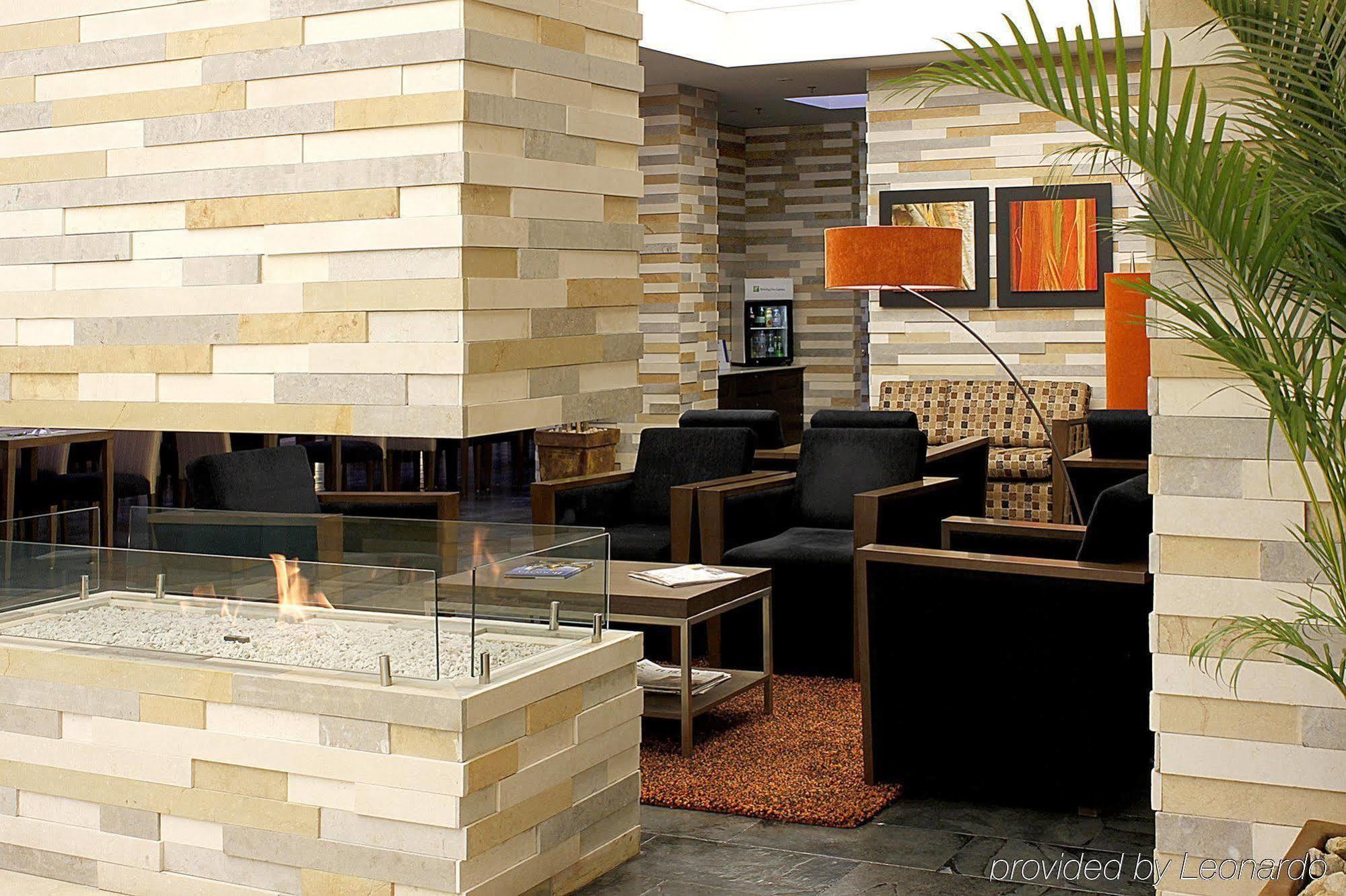Holiday Inn Express Bogota - Parque La 93 By Ihg Dalaman gambar