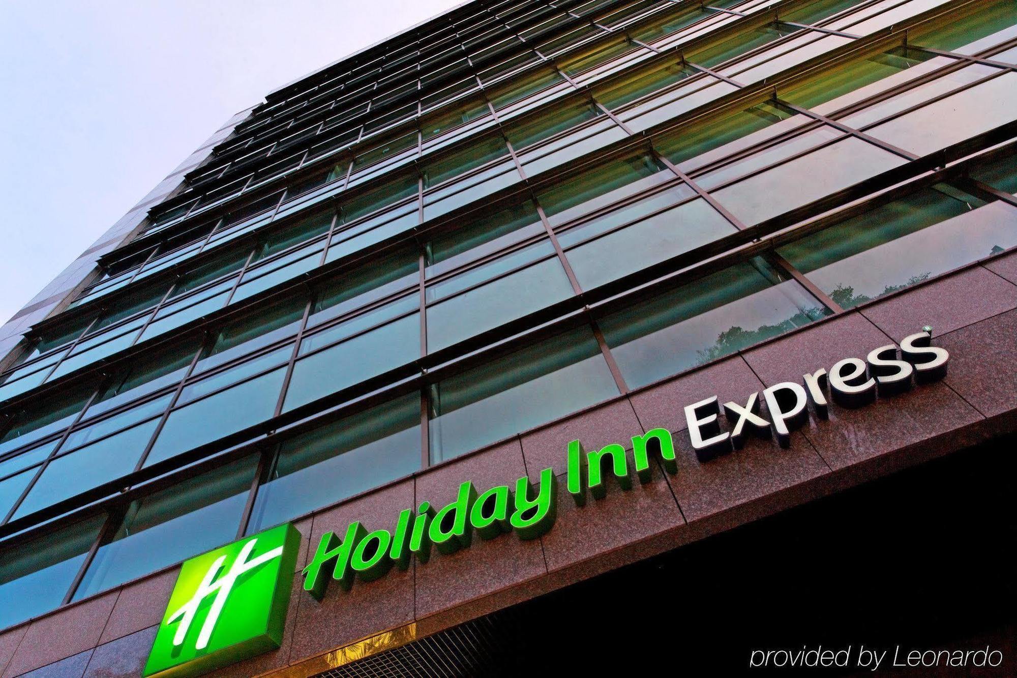 Holiday Inn Express Bogota - Parque La 93 By Ihg Luaran gambar
